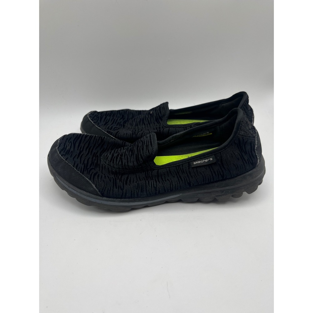 Skechers GoWalk Black Textured Slip On Walking Shoes Womens Size 7 13772 BBK
